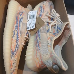 adidas Yeezy Boost 350 V2 Box